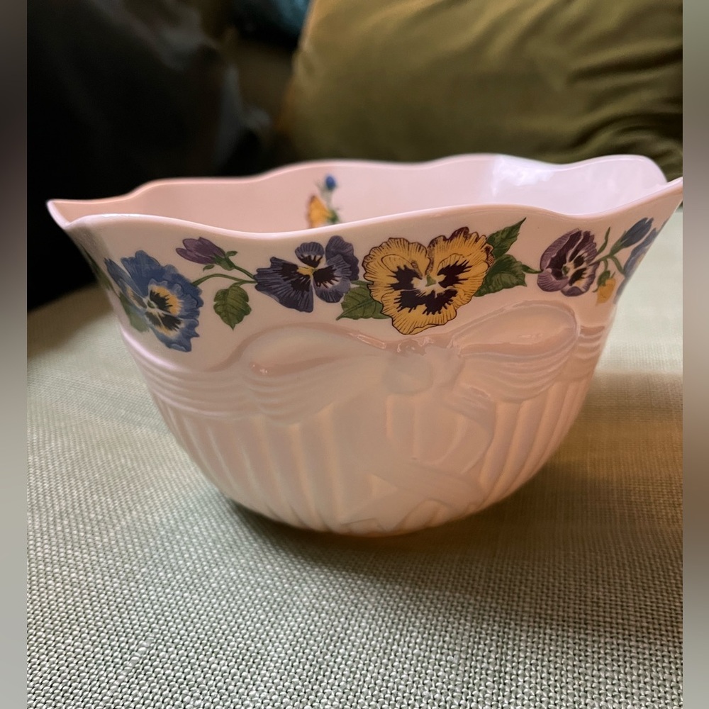 Belleek Ireland Enchanted Forest Pansy Bow Cream Bowl Large